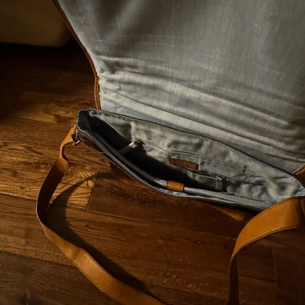 Aldo Bogata Canvas Messenger Bag - Picture 2 of 3
